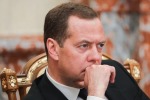 В ДЕНЬ НАРОДНОГО ЕДИНСТВА МЕДВЕДЕВ ОБЪЯСНИЛ, С КЕМ И ЗА ЧТО ВОЮЕТ РОССИЯ