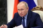 Путин ударил кулаком по столу во время совещания