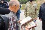 "Он писал, что пуля его миновала..." Репортаж с границы России и Украины, где сын дождался отца с войны