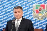 Аваков: Украине нужно переизбрать президента после деэскалации