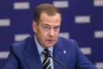 Медведев пошутил над просьбами Киева поставить подлодки