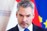 Канцлер Австрии планирует посетить Москву в понедельник