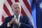 Байден упал во время выпускной церемонии академии ВВС США