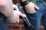 ГЕНЕРАЛ ВСУ ПОТРЕБОВАЛ РАЗРЕШИТЬ МАССОВУЮ ВЫДАЧУ ОРУЖИЯ УКРАИНЦАМ ДЛЯ ВОЙНЫ С РУССКИМИ