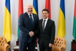Двойные стандарты. Минск беспощаден к России и все прощает Украине